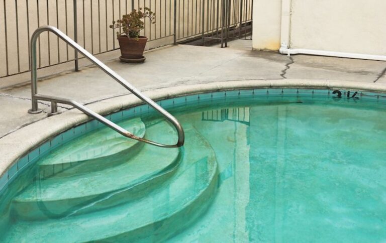pool servicing gold coast