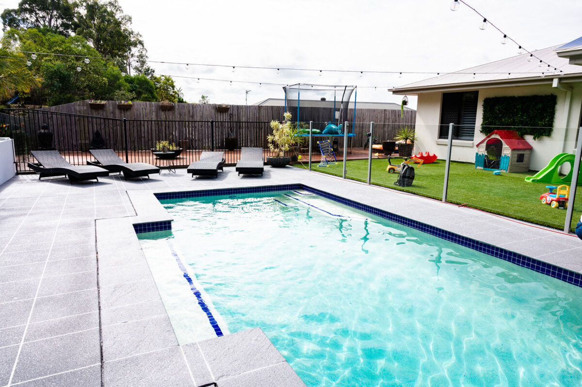 GOLD COAST RESIDENTIAL POOL CLEANING